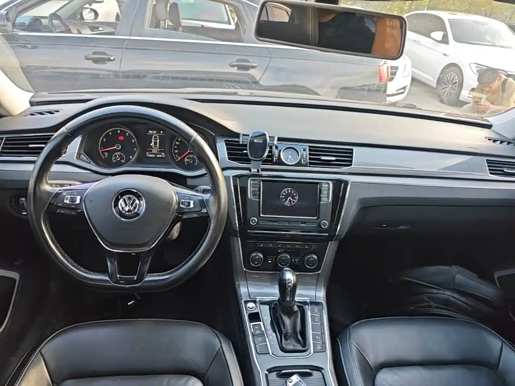Volkswagen Passat — фото 9