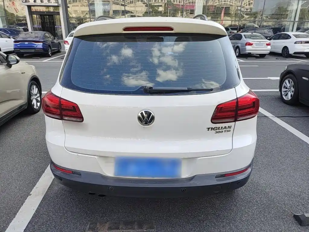 Volkswagen Tiguan — фото 5