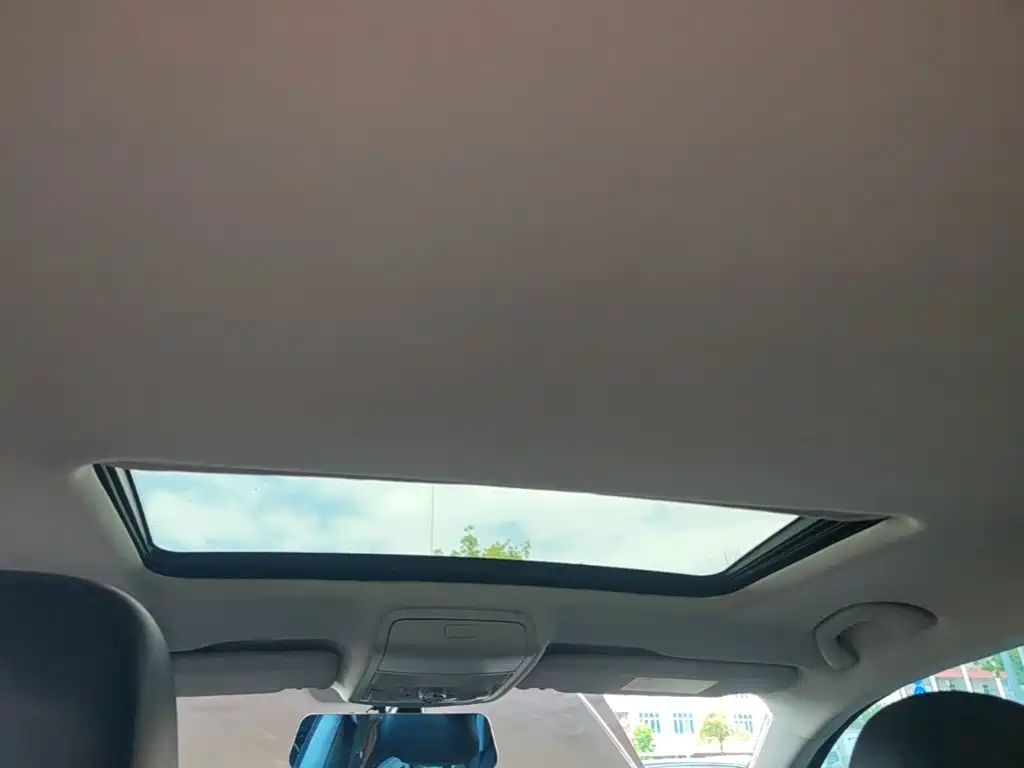 Volkswagen Passat — фото 17