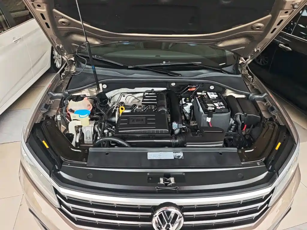 Volkswagen Passat — фото 19
