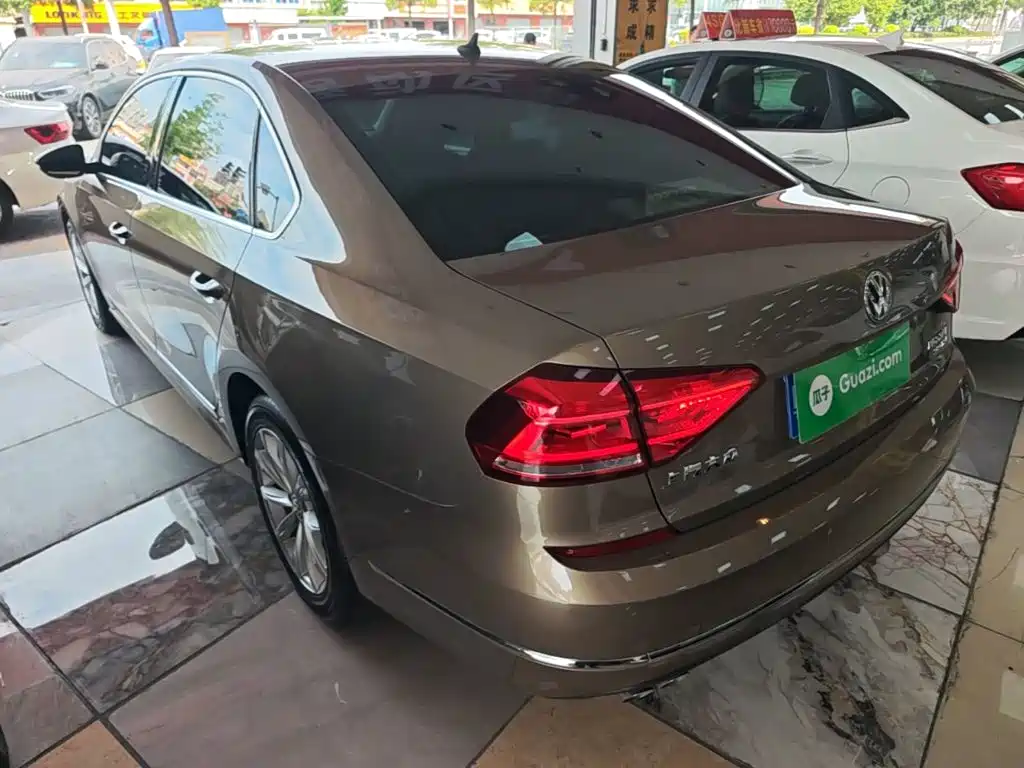 Volkswagen Passat — фото 4