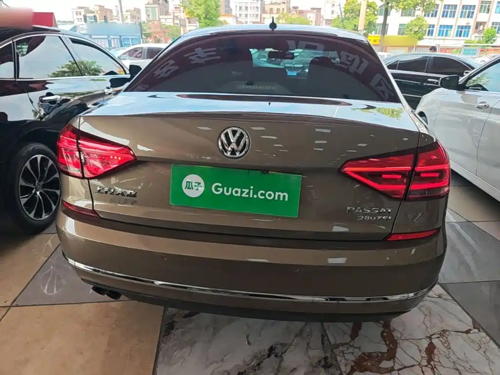 Volkswagen Passat — фото 5