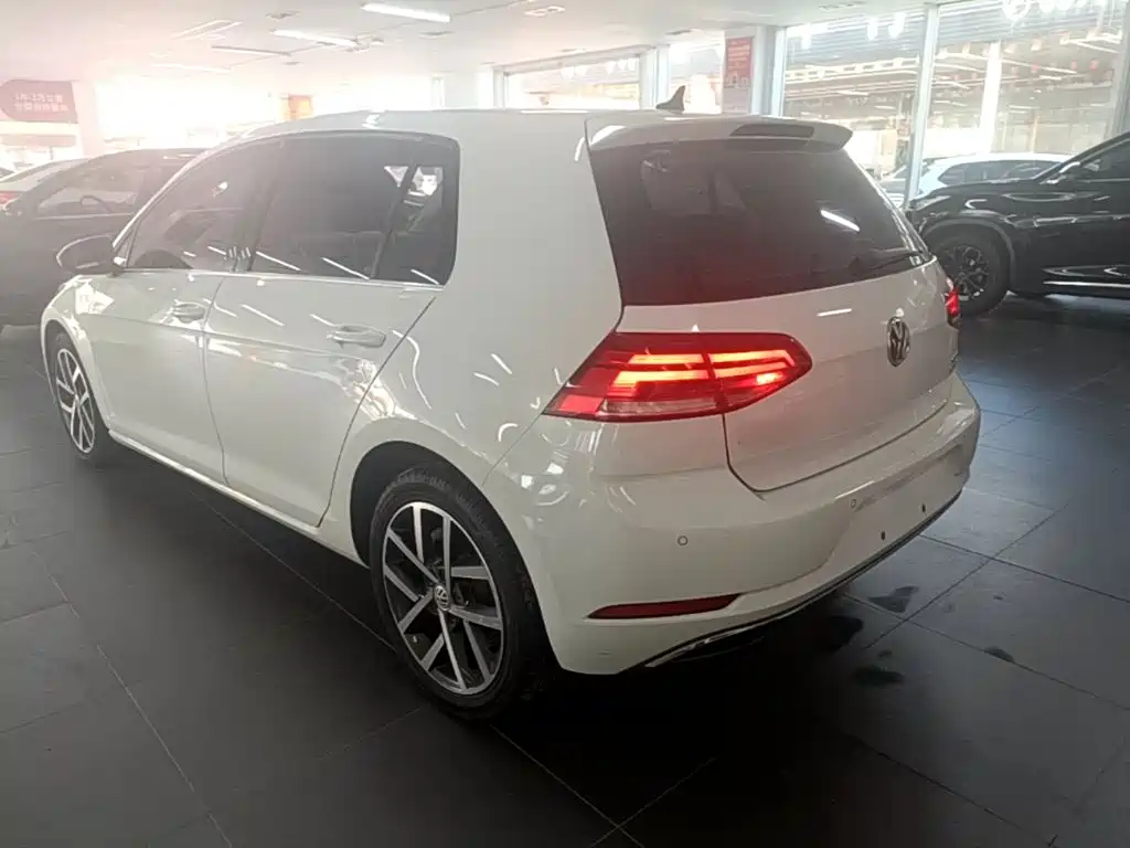 Volkswagen Golf — фото 4