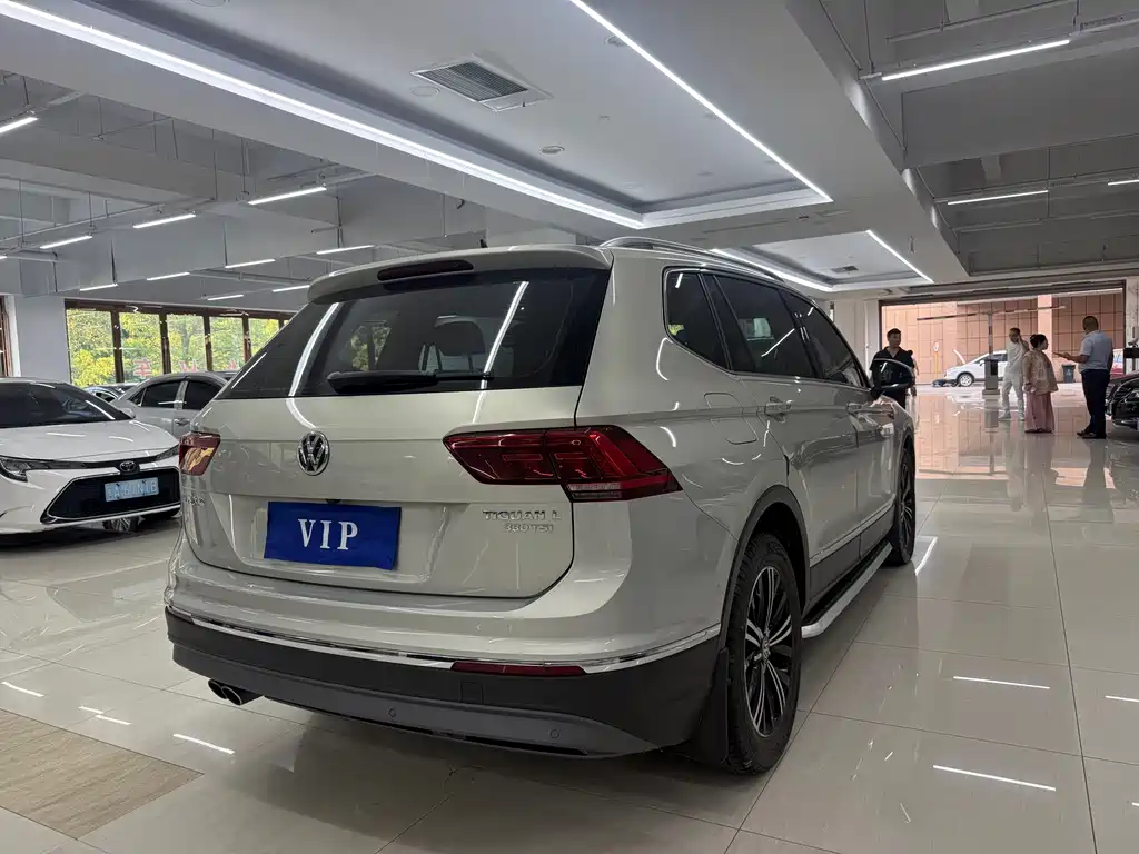 Volkswagen Tiguan L — фото 6