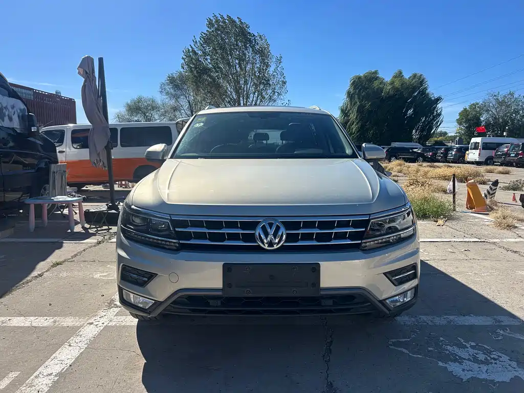 Volkswagen Tiguan L — фото 2