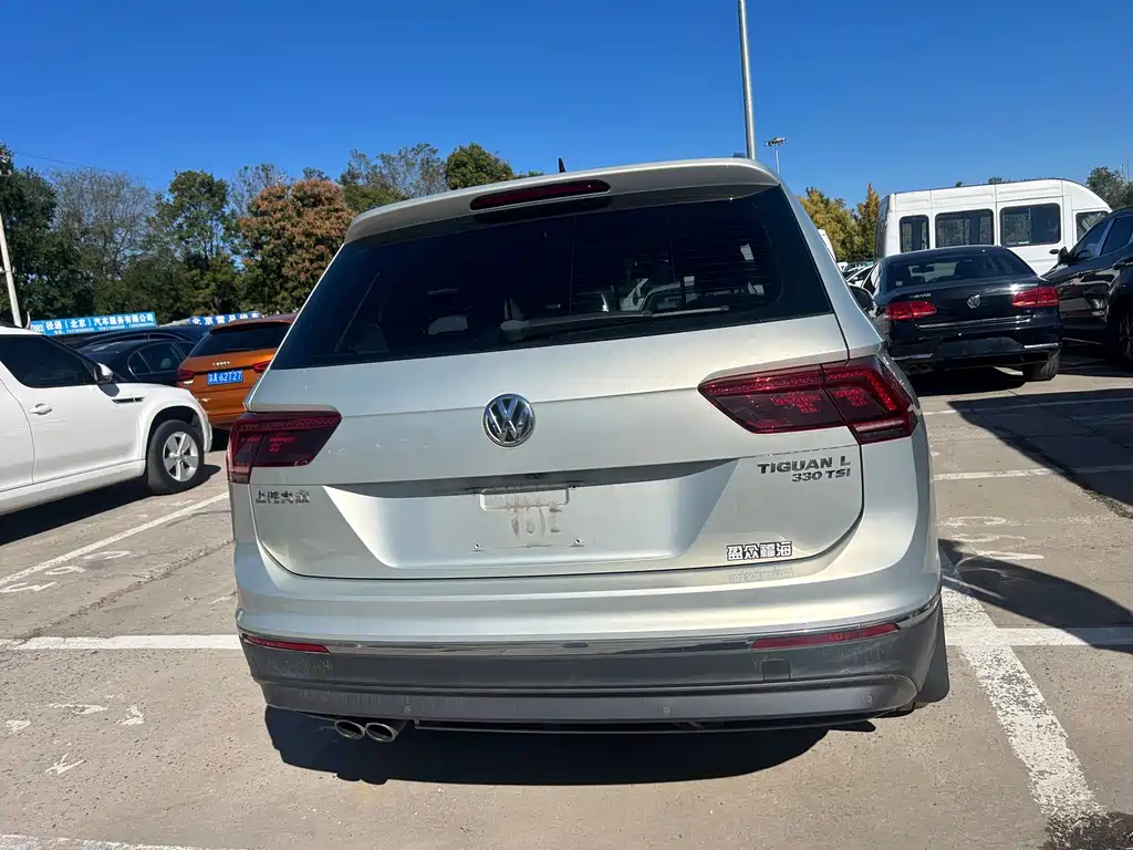 Volkswagen Tiguan L — фото 6