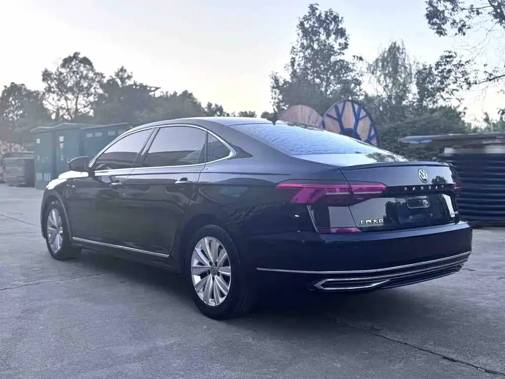 Volkswagen Passat — фото 4