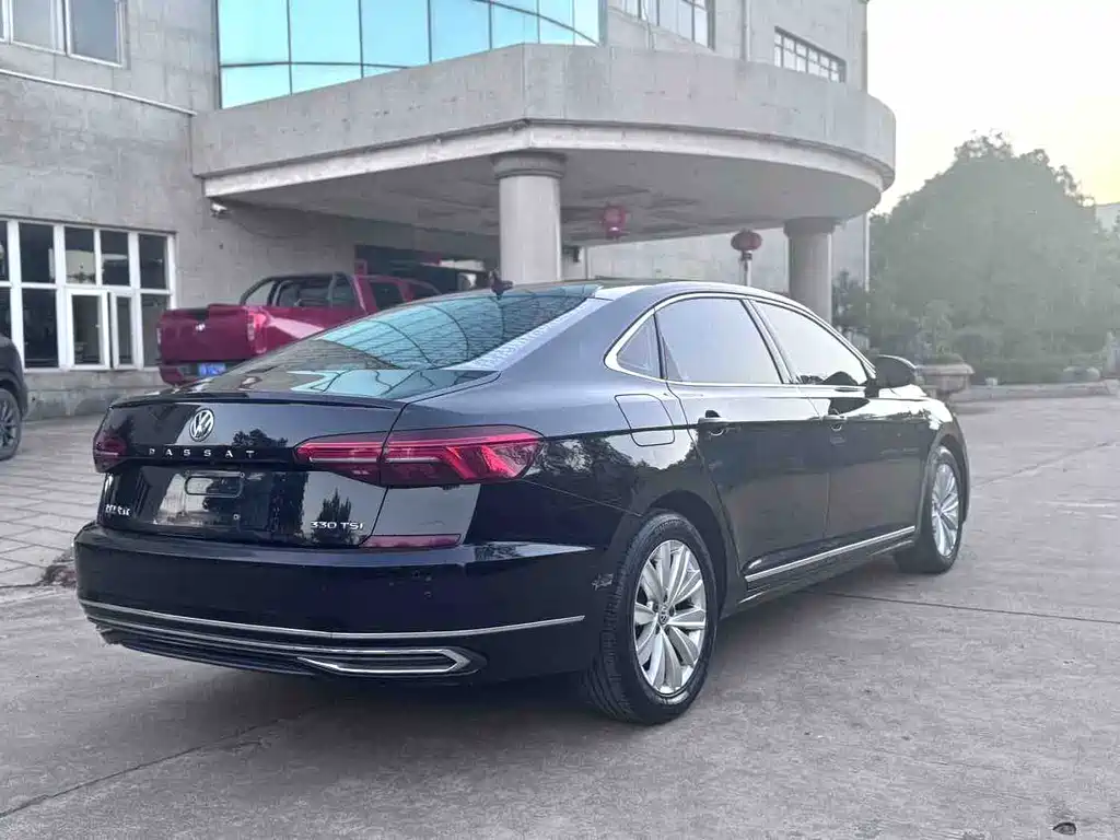 Volkswagen Passat — фото 6