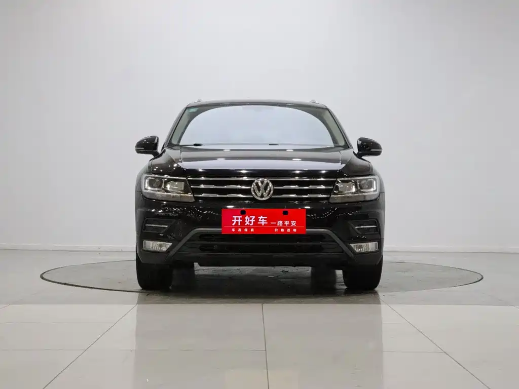 Volkswagen Tiguan L — фото 2