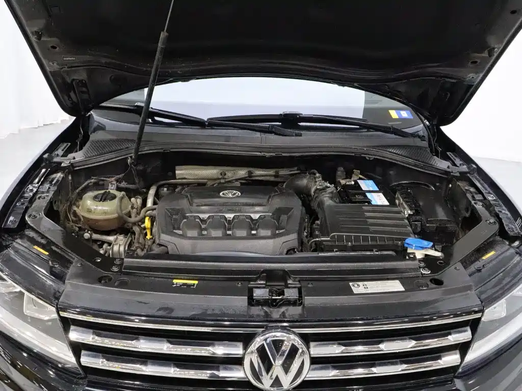 Volkswagen Tiguan L — фото 21