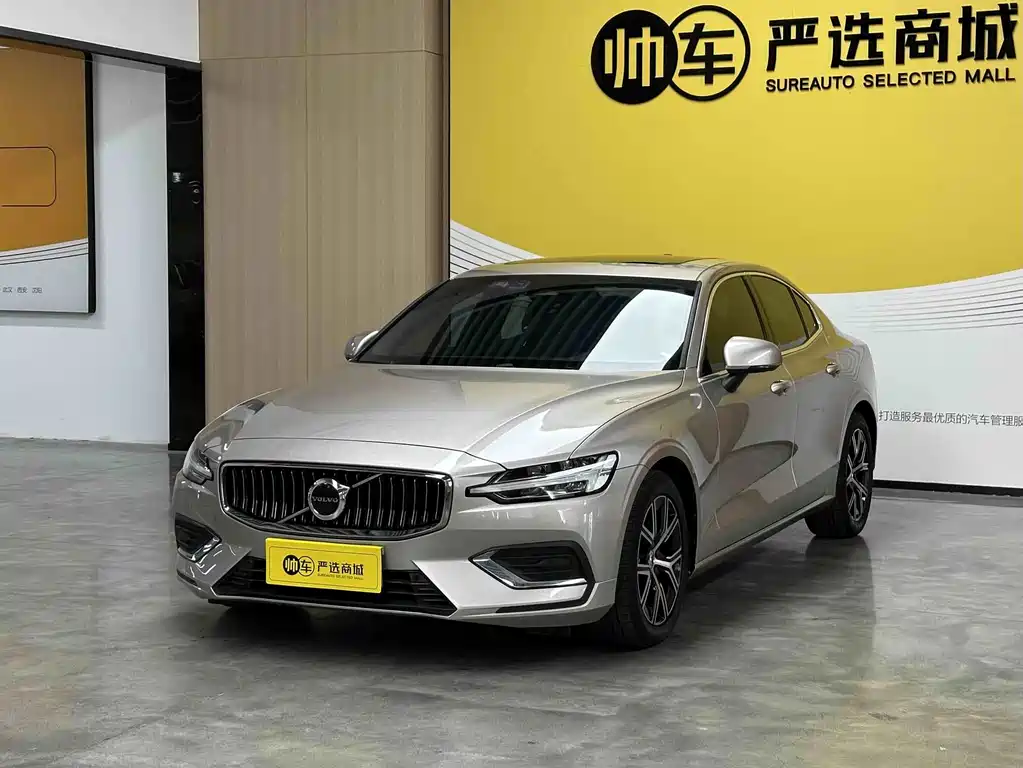 Volvo S60 — фото 1