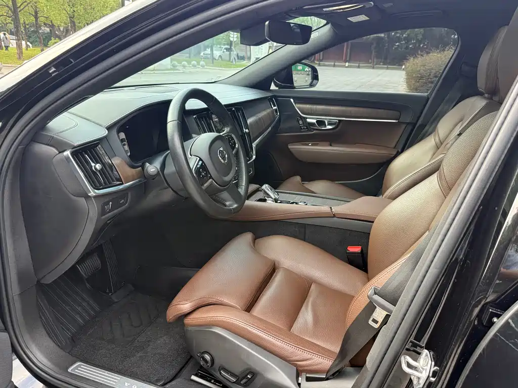 Volvo S90 — фото 4