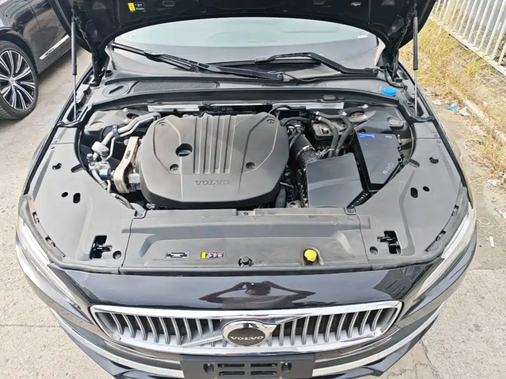 Volvo S90 — фото 24