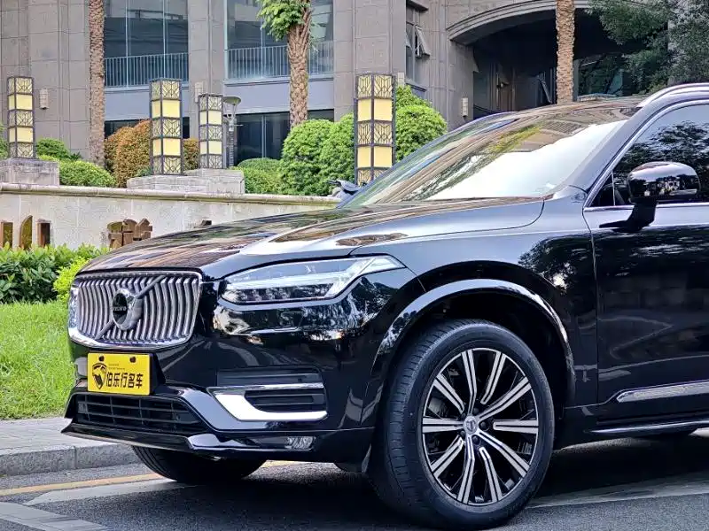 Volvo XC90 — фото 5