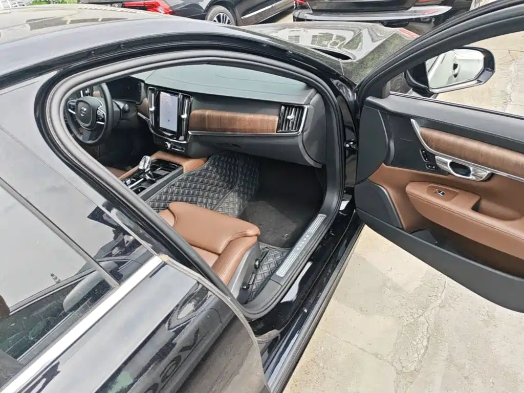 Volvo S90 — фото 8