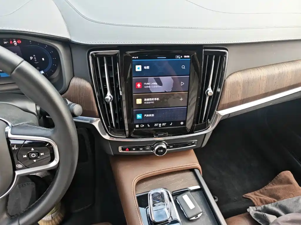 Volvo S90 — фото 17