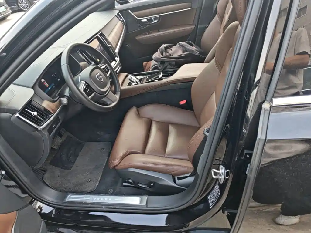 Volvo S90 — фото 19