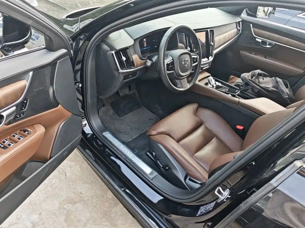 Volvo S90 — фото 20