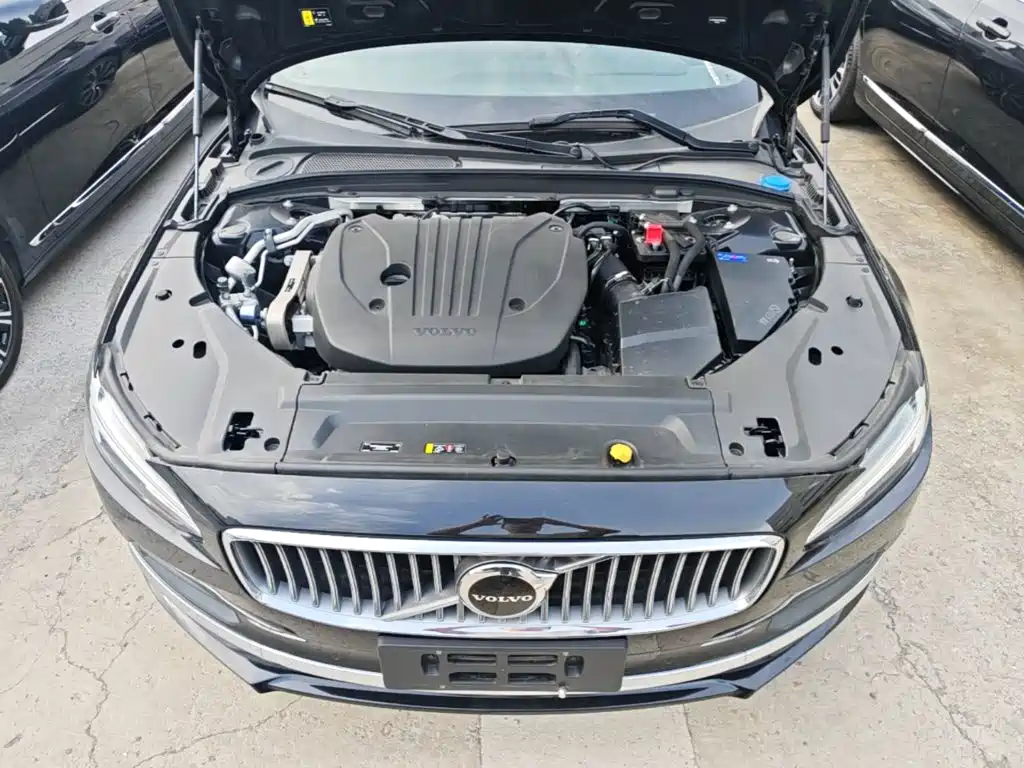 Volvo S90 — фото 24