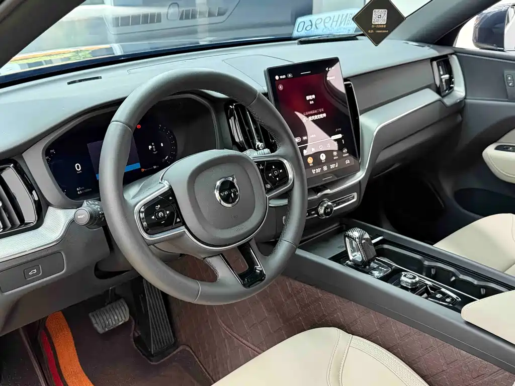 Volvo XC60 — фото 10