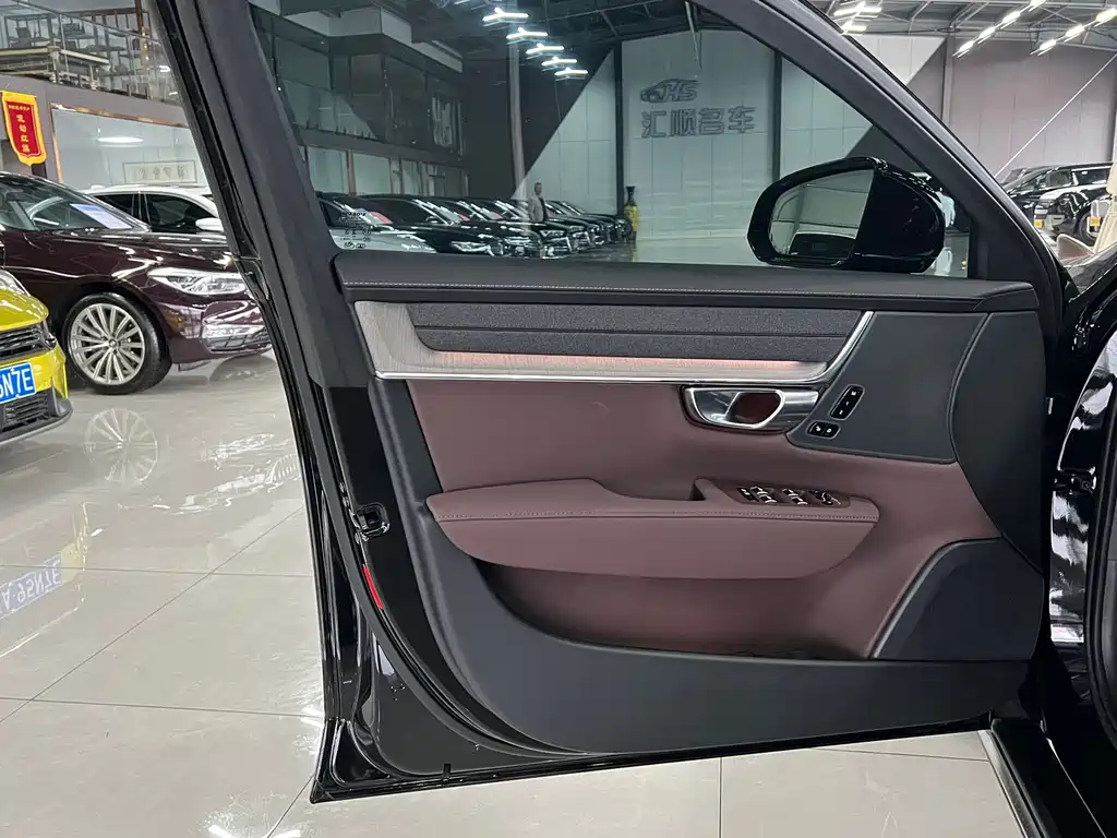 Volvo S90 — фото 4