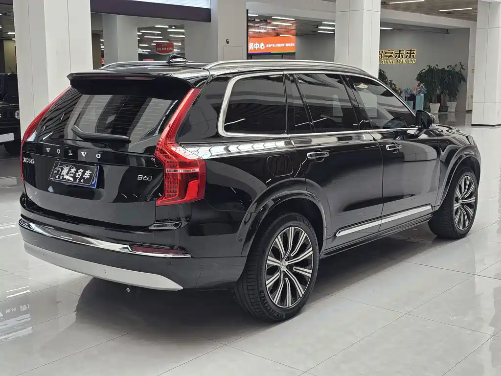 Volvo XC90 — фото 17