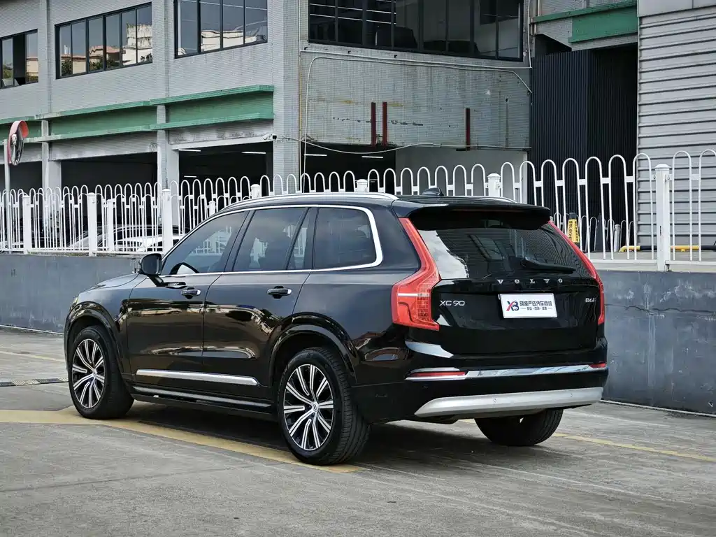 Volvo XC90 — фото 3