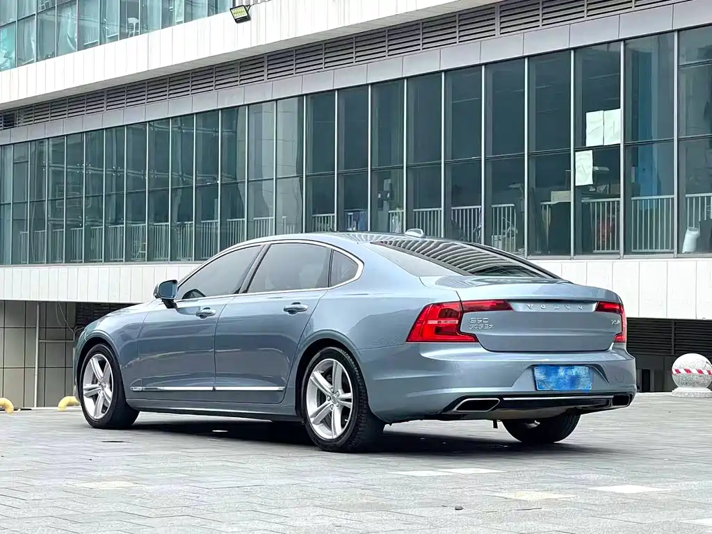 Volvo S90 — фото 7