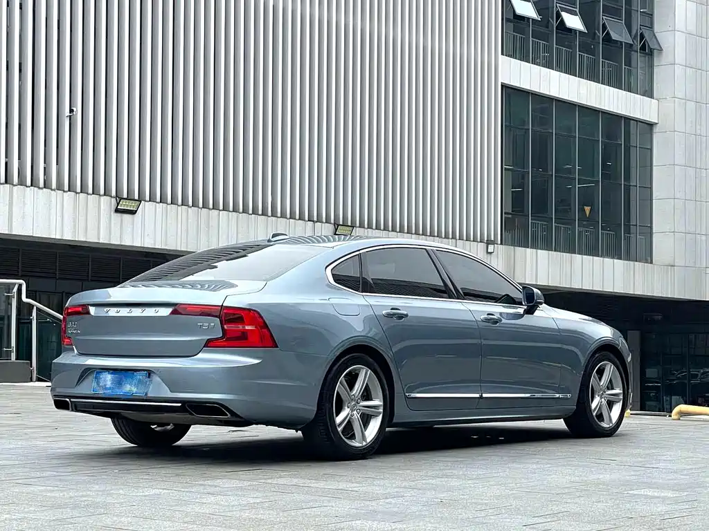 Volvo S90 — фото 8