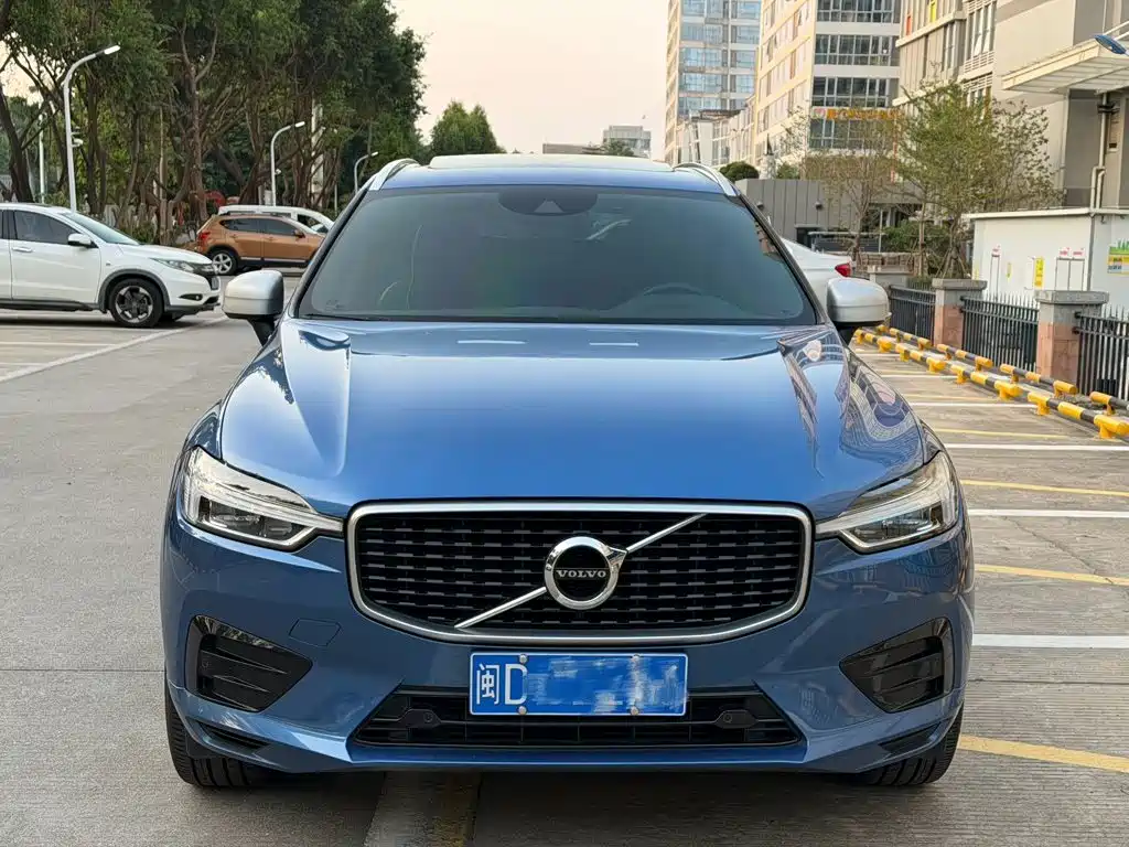 Volvo XC60 — фото 2