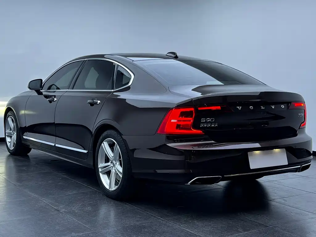 Volvo S90 — фото 4
