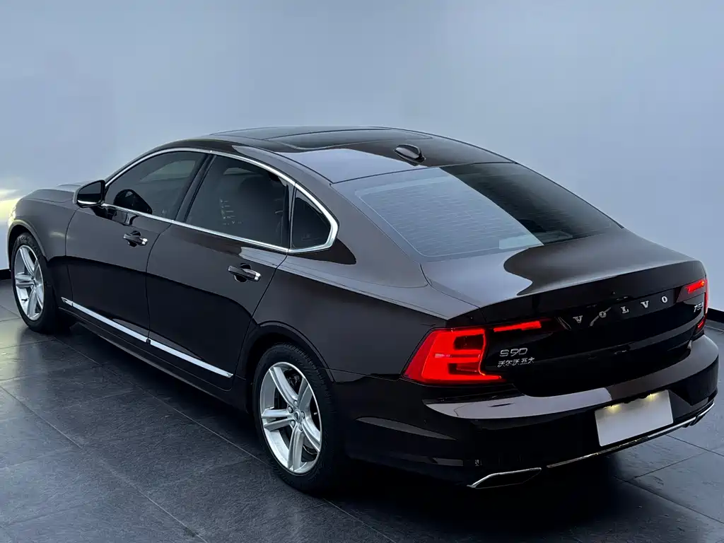 Volvo S90 — фото 5