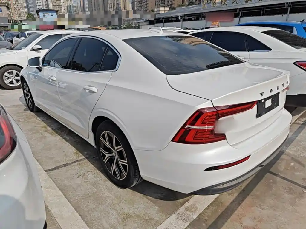 Volvo S60 — фото 4
