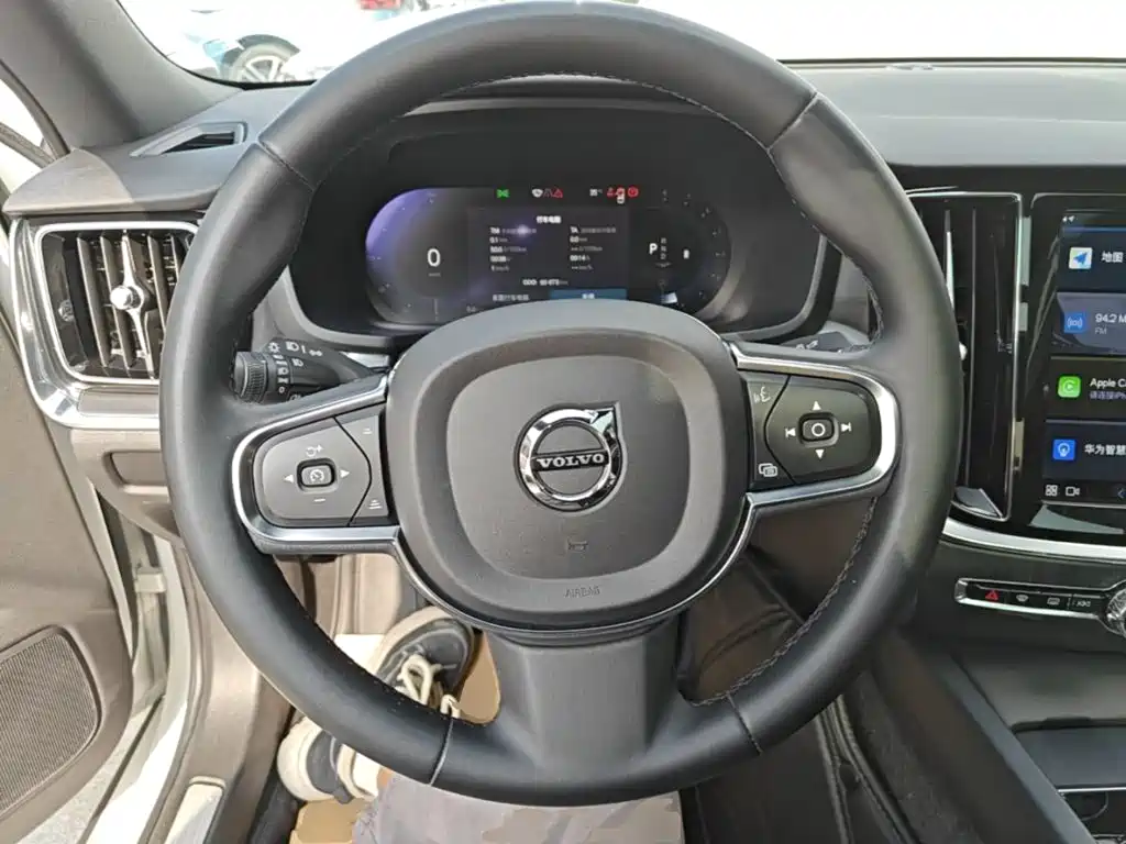 Volvo S60 — фото 10