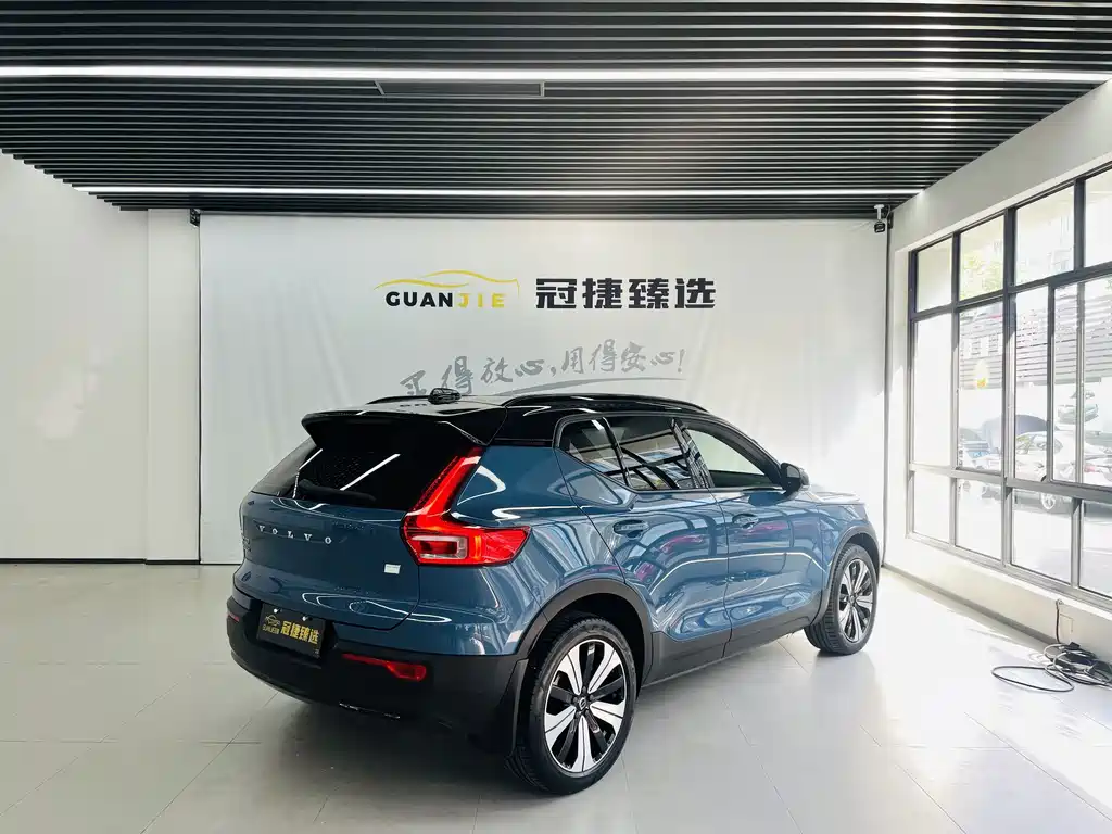 Volvo XC40 NEV — фото 17