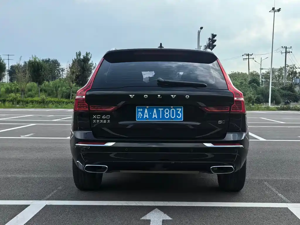 Volvo XC60 — фото 5