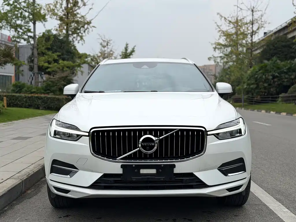 Volvo XC60 — фото 2
