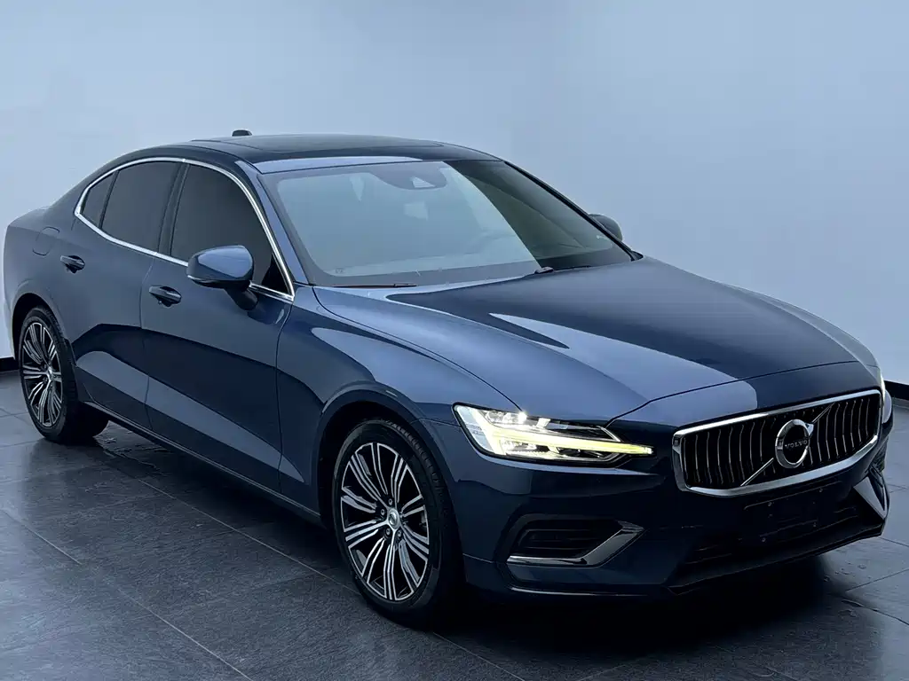 Volvo S60 — фото 4