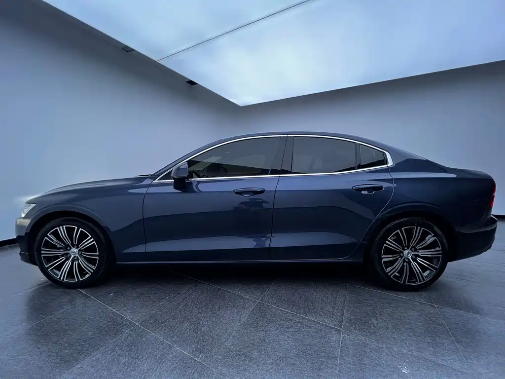 Volvo S60 — фото 5