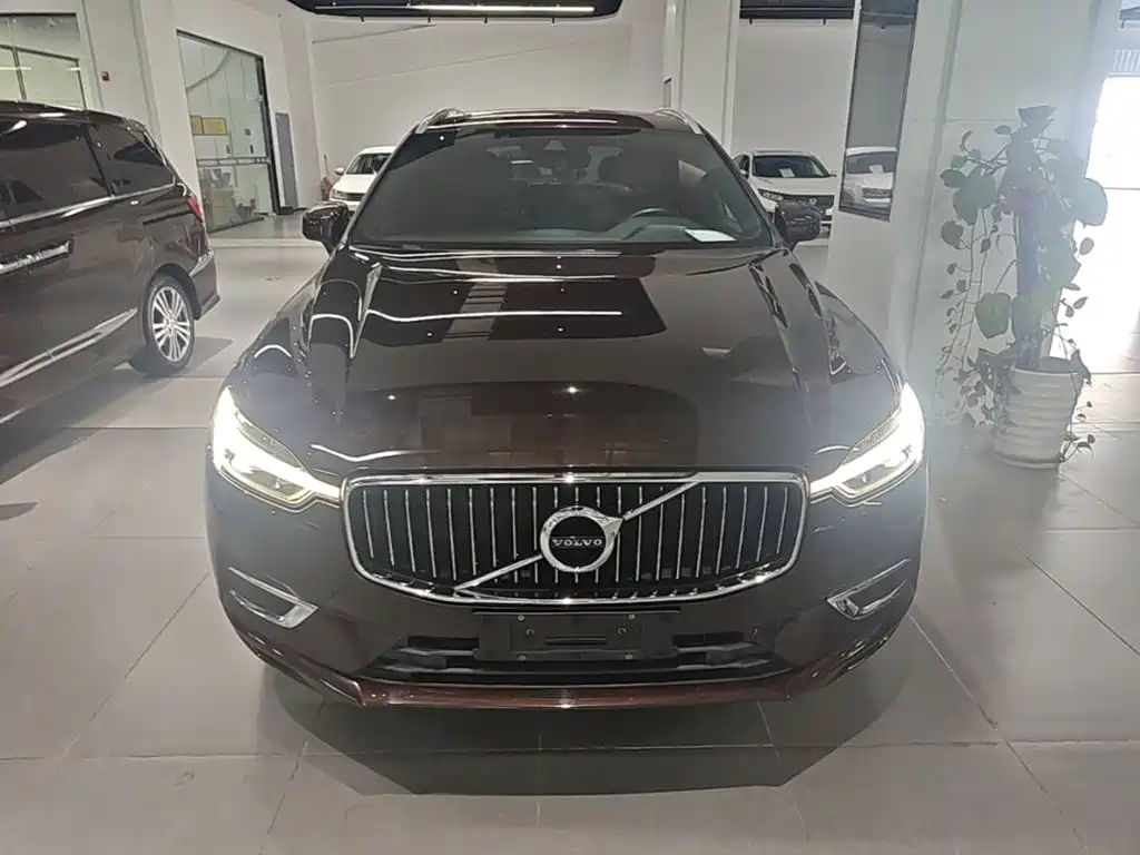 Volvo XC60 — фото 2