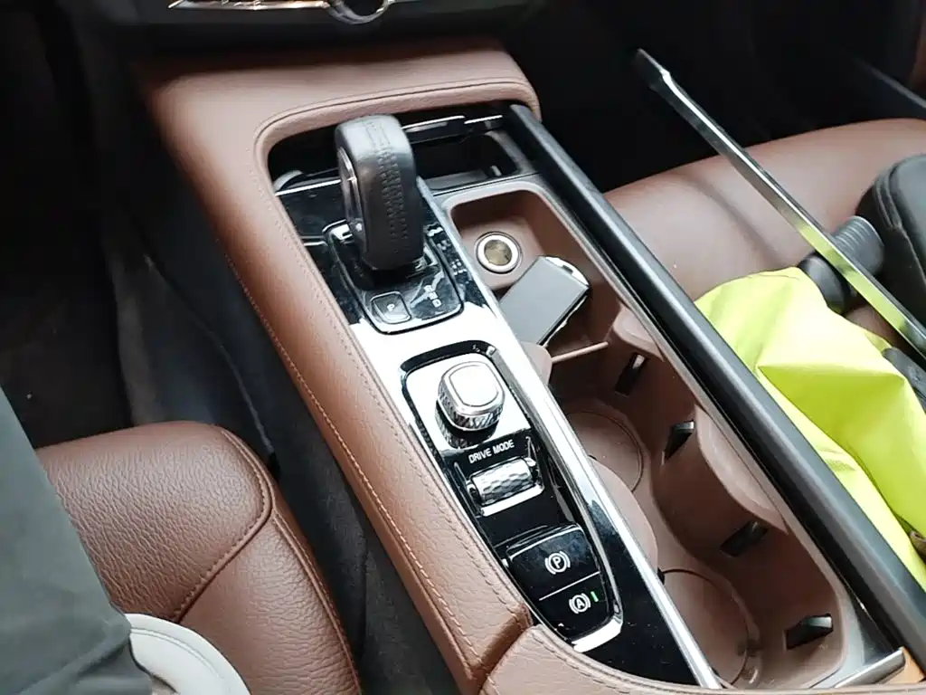 Volvo S90 — фото 13