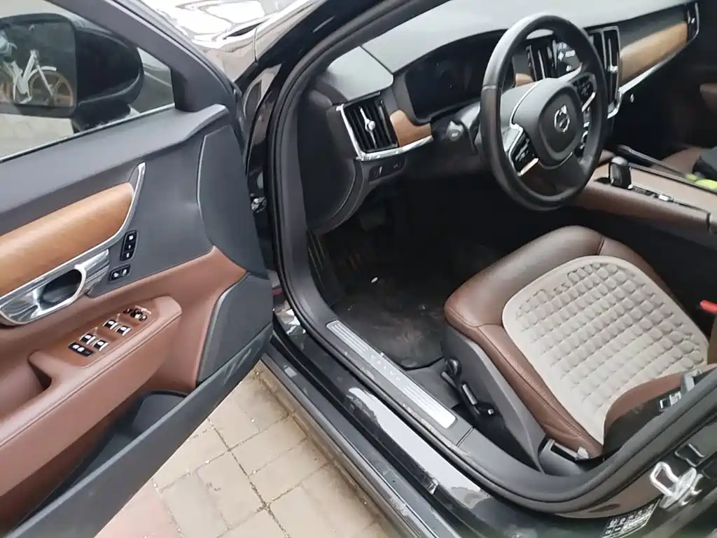 Volvo S90 — фото 15