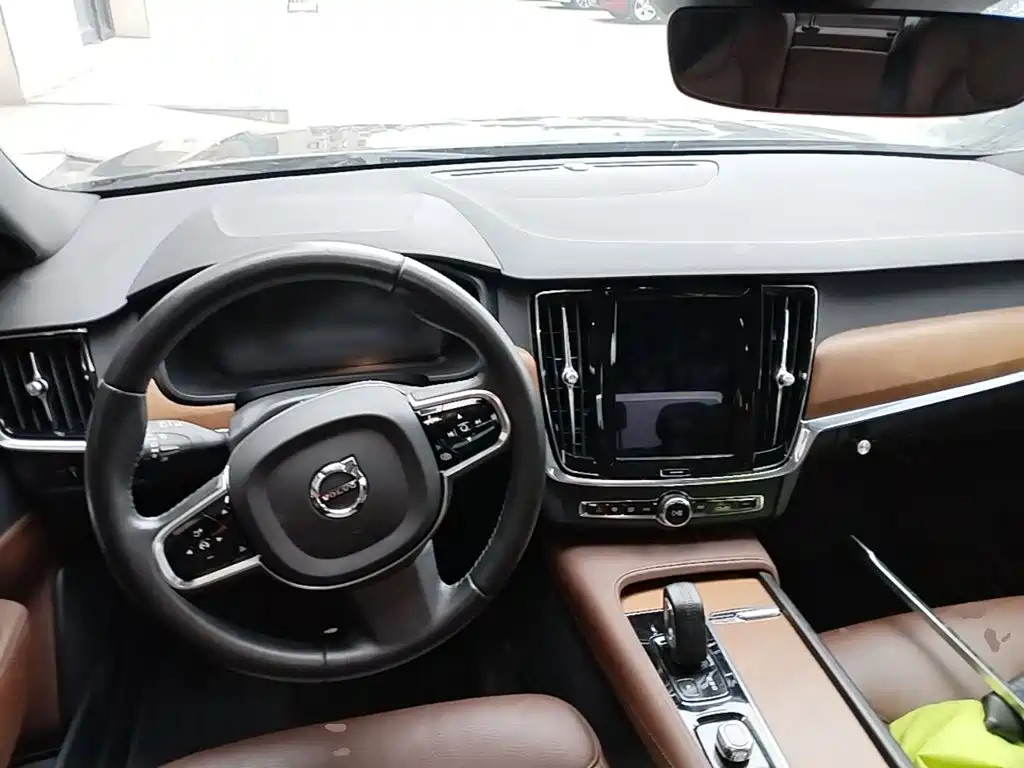 Volvo S90 — фото 9