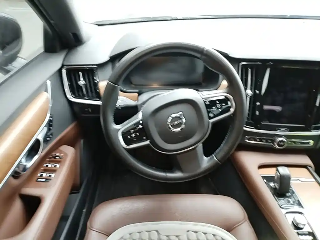 Volvo S90 — фото 10