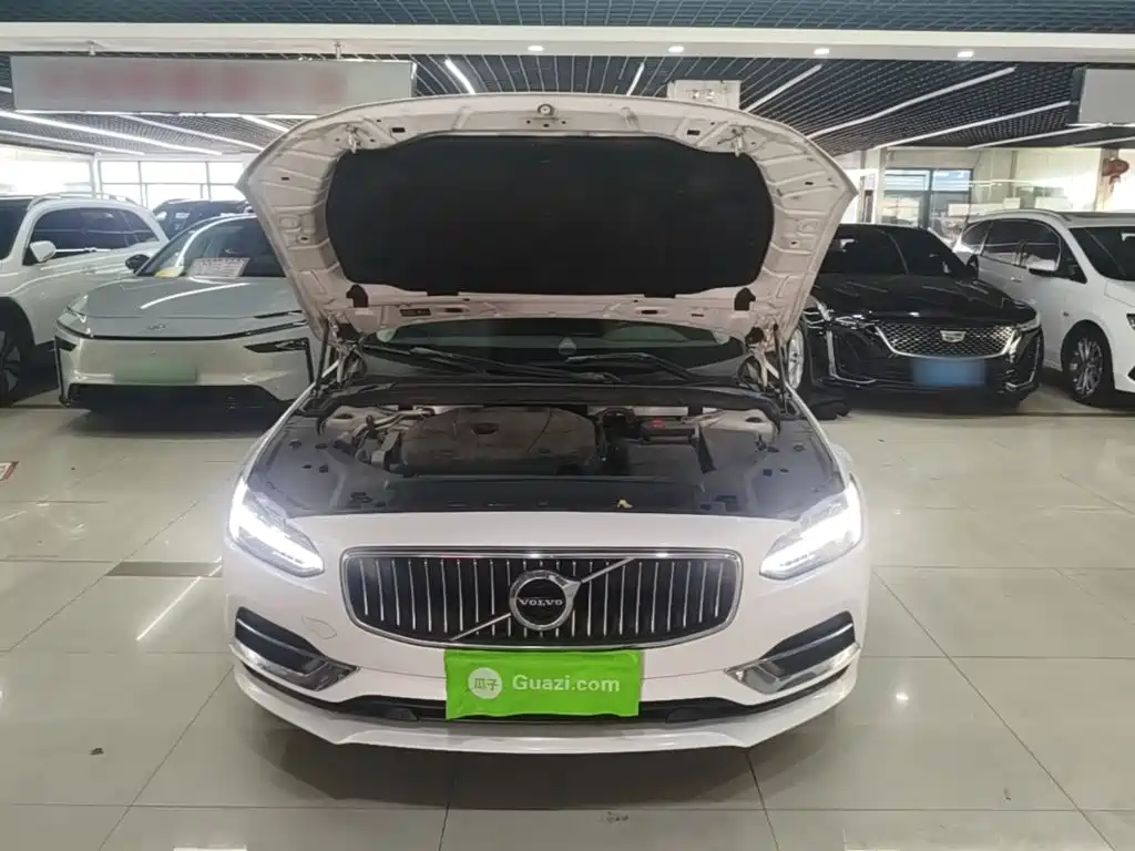 Volvo S90 — фото 19