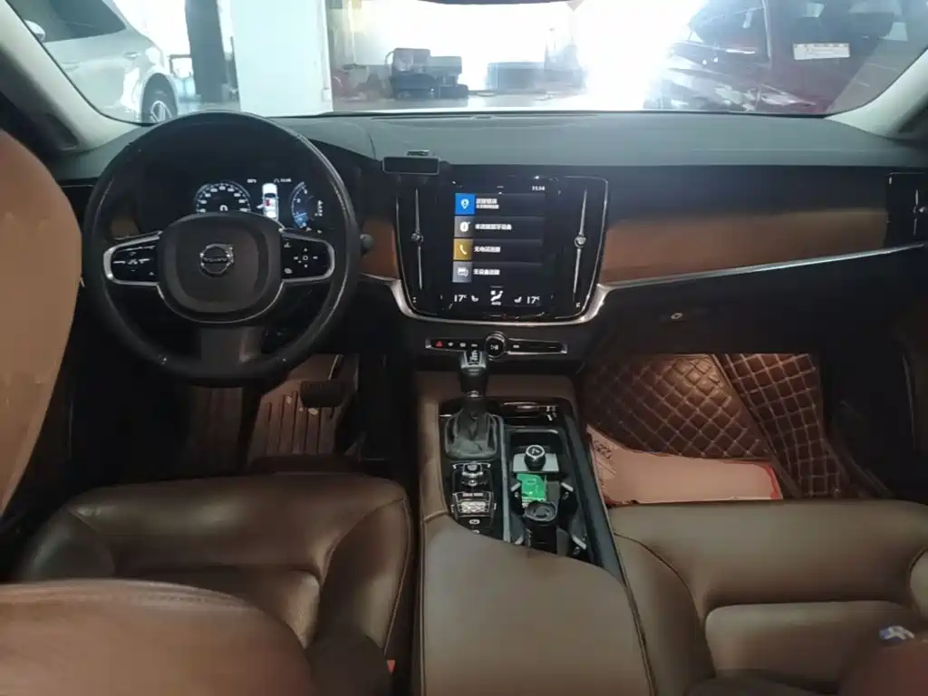 Volvo S90 — фото 9