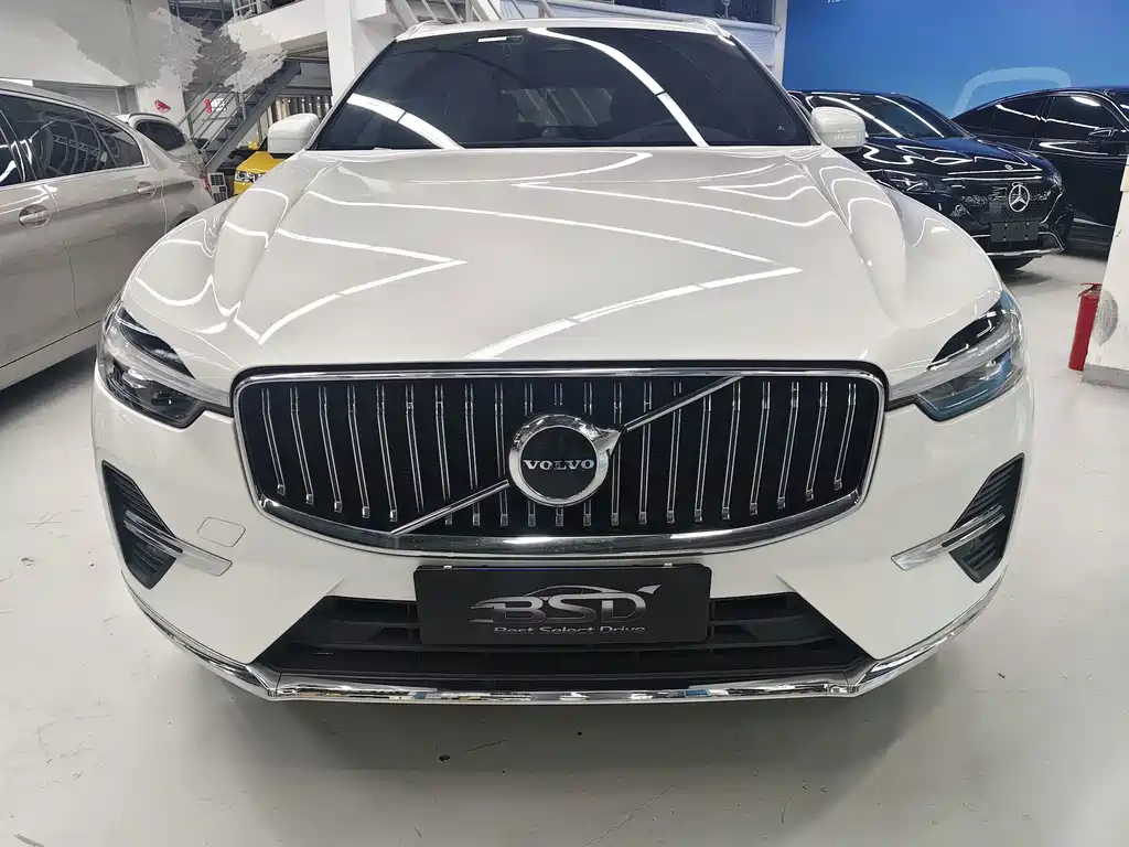 Volvo XC60 — фото 2