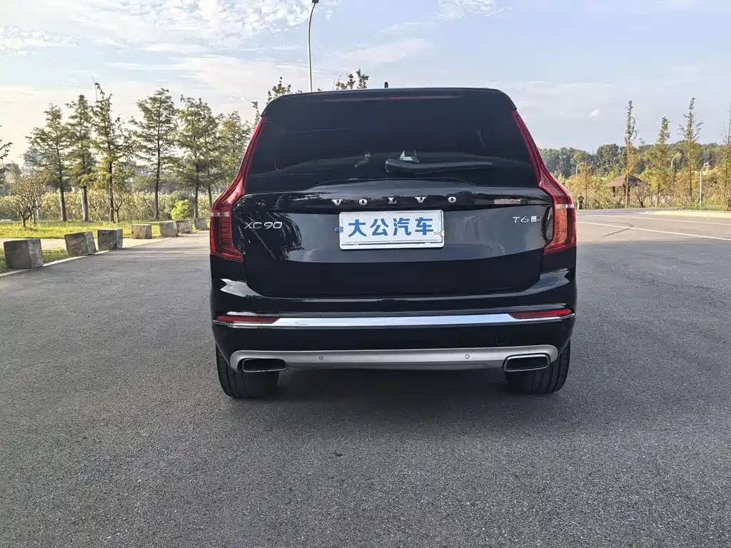 Volvo XC90 — фото 19