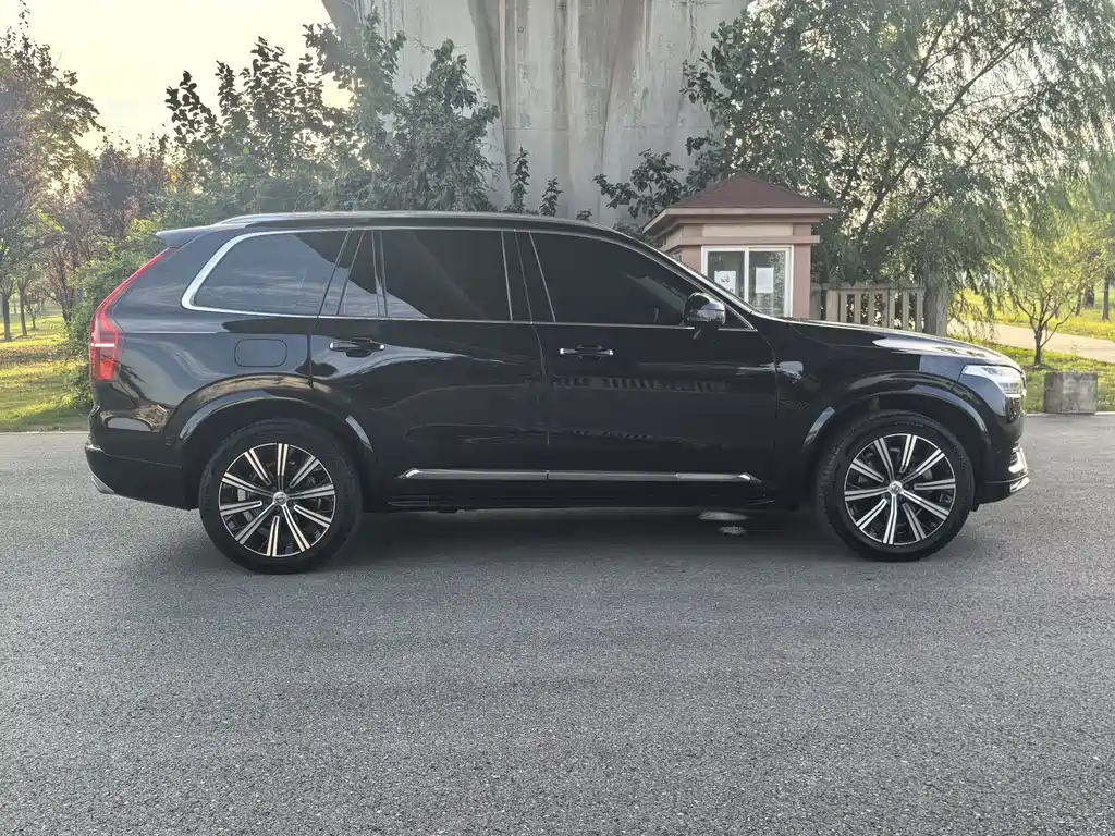 Volvo XC90 — фото 20