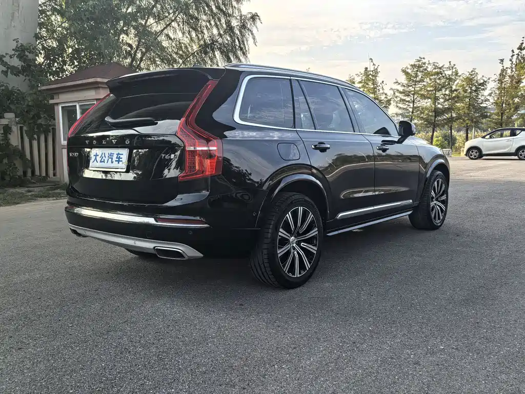 Volvo XC90 — фото 21